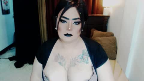 Snapshot of sweetmistresss chatting on 10.02.25 Mio online show from 10.02.25