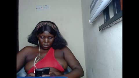 Snapshot of sweetnectarx chatting on 02.24.25 sweetnectarx online show from 02.24.25