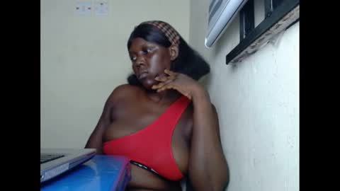 Snapshot of sweetnectarx chatting on 02.24.25 sweetnectarx online show from 02.24.25