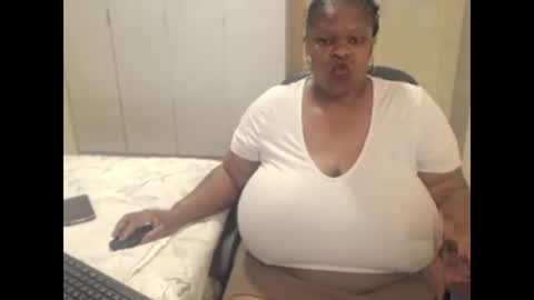 sweetnoziexxx online show from 12.15.24
