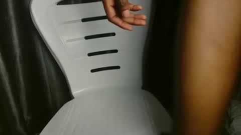 slim ivy online show from 03.23.26