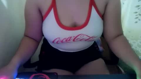 Snapshot of sweetpussysweat19 chatting on 10.22.25 sweetpussysweat19 online show from 10.22.25