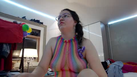 SweetRaisa online show from 01.11.25