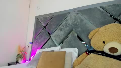 Snapshot of sweetsalome_01 chatting on 10.24.25 sweetsalome_01 online show from 10.24.25