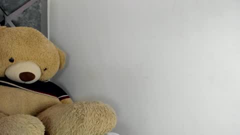 Snapshot of sweetsalome_01 chatting on 10.31.25 sweetsalome_01 online show from 10.31.25