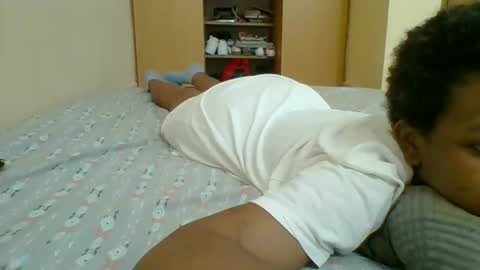 Snapshot of sweetshilah chatting on 10.19.25 sweetshilah online show from 10.19.25