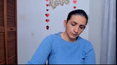 Snapshot of sweetsofia5 chatting on 10.26.25 Sofia online show from 10.26.25