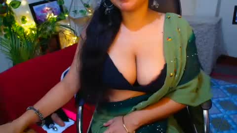 Snapshot of sweetsour18 chatting on 09.21.25 SweetSour online show from 09.21.25