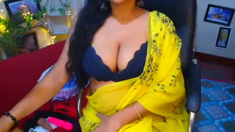 Snapshot of sweetsour18 chatting on 10.08.25 SweetSour online show from 10.08.25