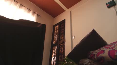 Snapshot of sweett_17 chatting on 10.31.25 dulce online show from 10.31.25