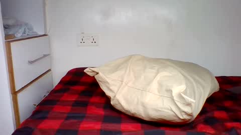 Snapshot of sweett_amberr chatting on 02.25.26 sweett_amberr online show from 02.25.26