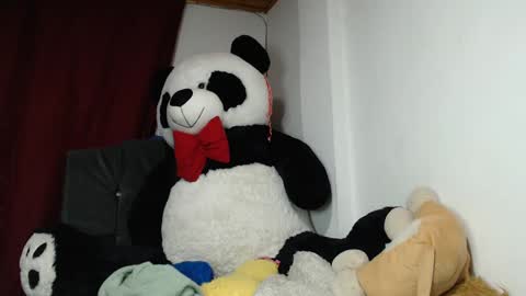 Snapshot of sweett_candy1 chatting on 02.19.25 sweett_candy1 online show from 02.19.25