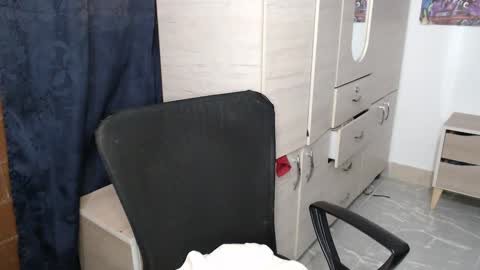 Snapshot of sweett_candy1 chatting on 09.24.25 sweett_candy1 online show from 09.24.25