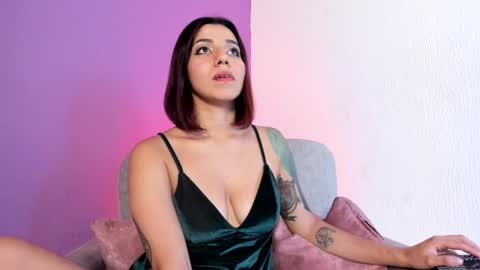 Snapshot of sweett_heartt_ chatting on 12.28.24 Lorena online show from 12.28.24