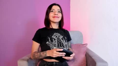 Snapshot of sweett_heartt_ chatting on 01.05.25 Lorena online show from 01.05.25