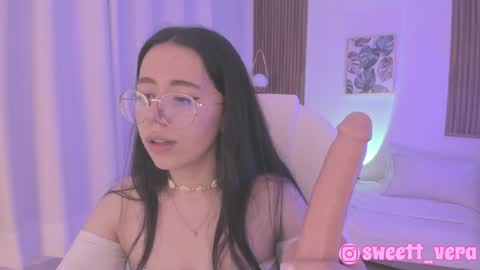 Snapshot of sweett_vera chatting on 12.27.24 Veronicca online show from 12.27.24