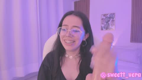 Snapshot of sweett_vera chatting on 01.10.25 Veronicca online show from 01.10.25