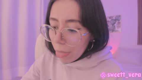 Snapshot of sweett_vera chatting on 01.21.25 Veronicca online show from 01.21.25