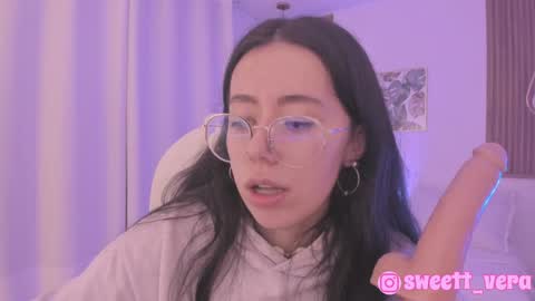 Snapshot of sweett_vera chatting on 01.21.25 Veronicca online show from 01.21.25