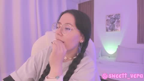 Snapshot of sweett_vera chatting on 01.24.25 Veronicca online show from 01.24.25