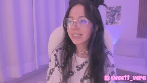 Snapshot of sweett_vera chatting on 02.13.25 Veronicca online show from 02.13.25
