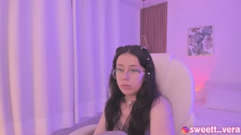 Snapshot of sweett_vera chatting on 02.17.25 Veronicca online show from 02.17.25