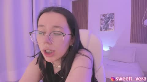 Snapshot of sweett_vera chatting on 03.11.25 Veronicca online show from 03.11.25