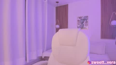 Snapshot of sweett_vera chatting on 03.11.25 Veronicca online show from 03.11.25