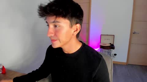 Snapshot of sweettaaron chatting on 10.02.25 Andy online show from 10.02.25