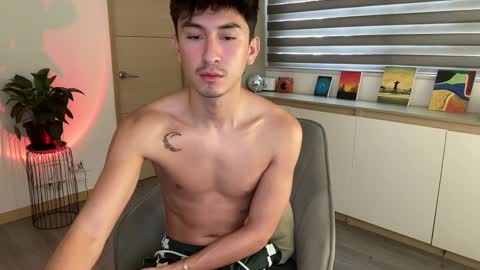 Snapshot of sweettaaron chatting on 10.09.25 Andy online show from 10.09.25