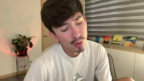 Snapshot of sweettaaron chatting on 10.28.25 Andy online show from 10.28.25