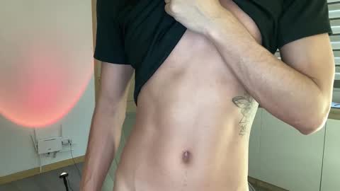 Snapshot of sweettaaron chatting on 11.10.25 Andy online show from 11.10.25