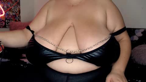 Maya online show from 11.04.25