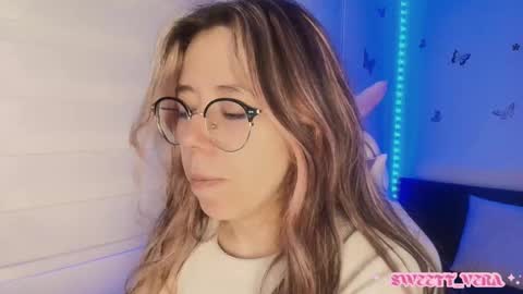Snapshot of sweettvera_ chatting on 10.16.25 Veronica Independent Model online show from 10.16.25