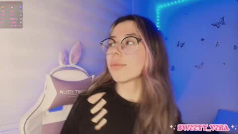 Snapshot of sweettvera_ chatting on 10.22.25 Veronica Independent Model online show from 10.22.25