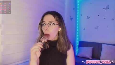 Veronica Independent Model online show from 12.13.25