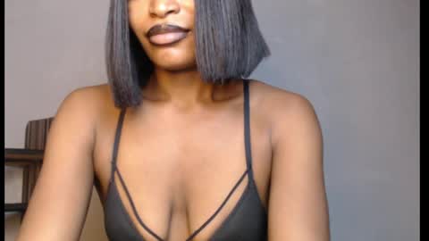 Snapshot of sweetxxboobsx chatting on 05.10.26 sweetxxboobsx online show from 05.10.26