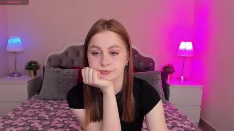 Snapshot of sweety69foxy chatting on 09.14.25 sweety69foxy online show from 09.14.25