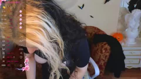 Hot Candy online show from 10.17.25