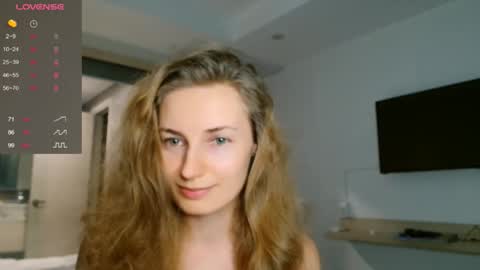 Snapshot of sweety_fruits chatting on 10.23.25 sweety_fruits online show from 10.23.25