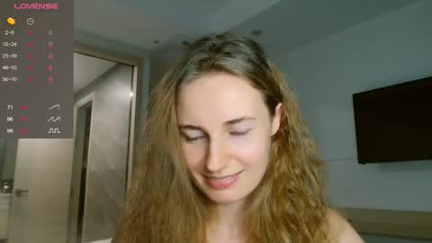 Snapshot of sweety_fruits chatting on 11.08.25 sweety_fruits online show from 11.08.25