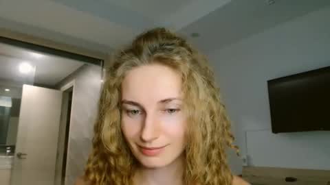 sweety_fruits online show from 01.06.26