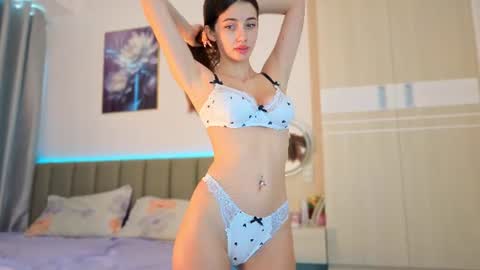 Snapshot of sweety_vikky chatting on 06.28.26 Vikky online show from 06.28.26