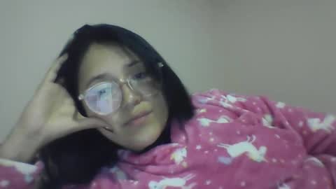 Snapshot of sweetyypeach chatting on 12.24.24 sweetyypeach online show from 12.24.24