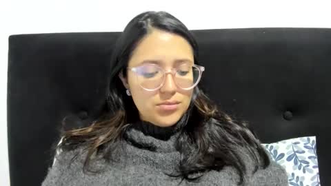 Snapshot of sweetyypeach chatting on 12.30.24 sweetyypeach online show from 12.30.24