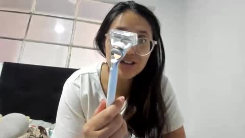 Snapshot of sweetyypeach chatting on 02.20.25 sweetyypeach online show from 02.20.25