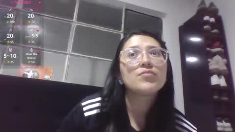 Snapshot of sweetyypeach chatting on 09.13.25 sweetyypeach online show from 09.13.25