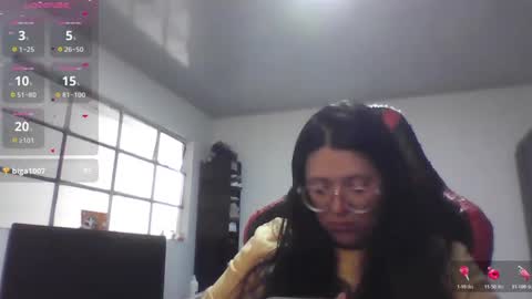 Snapshot of sweetyypeach chatting on 10.18.25 sweetyypeach online show from 10.18.25