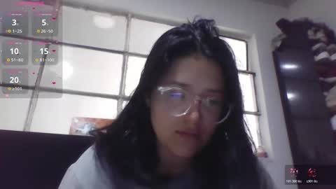 Snapshot of sweetyypeach chatting on 10.19.25 sweetyypeach online show from 10.19.25