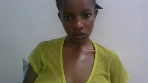 Snapshot of sweetz_candice chatting on 09.18.25 sweetz_candice online show from 09.18.25